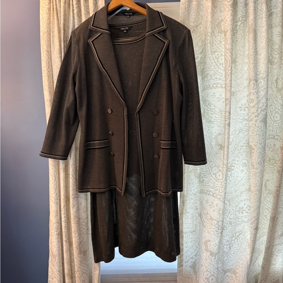 Missok Jacket and Dress - Picture 5 of 5